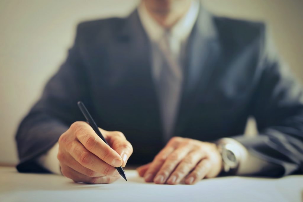What Are the Types of Employment Contracts?
